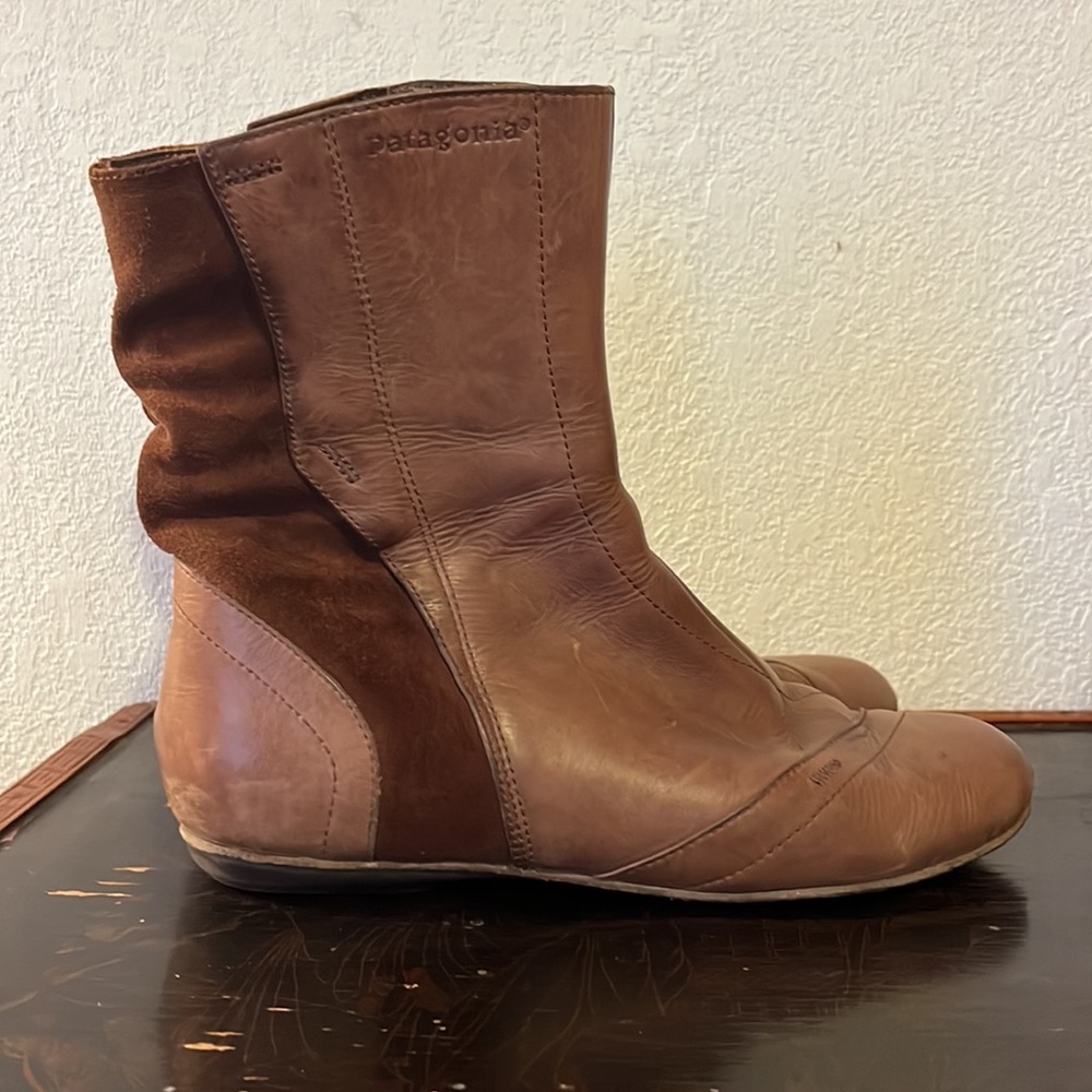 Patagonia Womens Leather and Suede Size 7 Boot - Picture 2 of 9